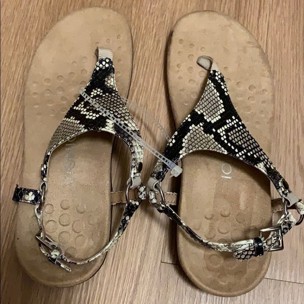 Vionic Kirra Black Boa Sandals